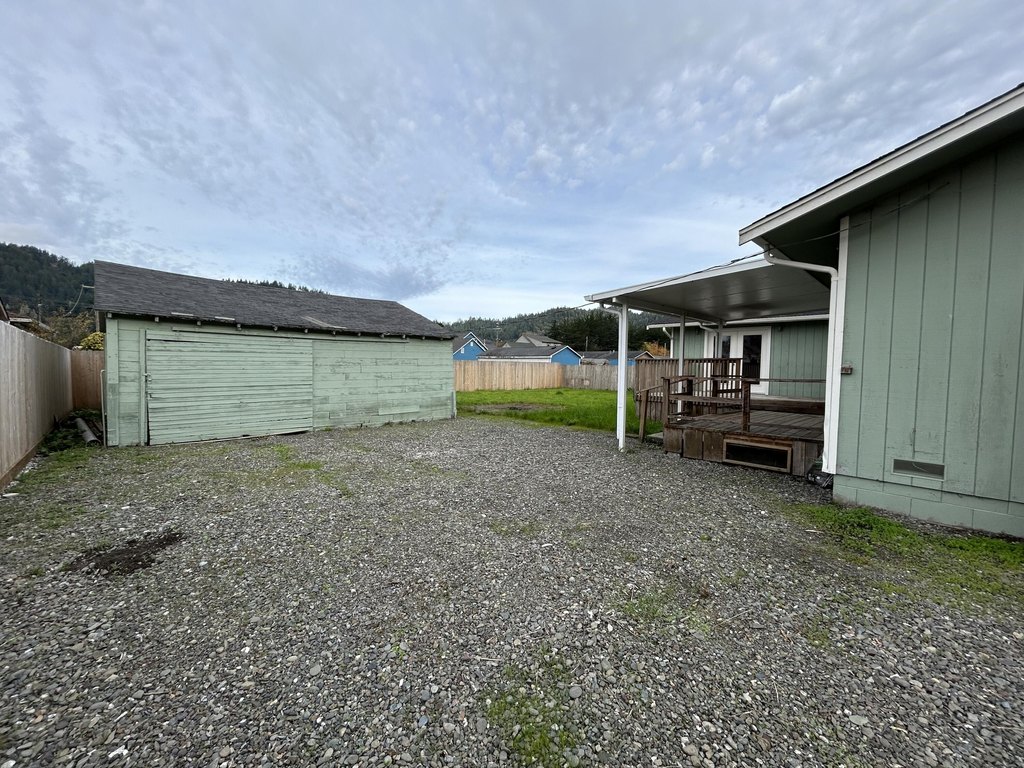 Listing photo 23